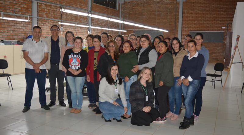 Mais uma turma fechada para o curso de Corte e Costura em PAN